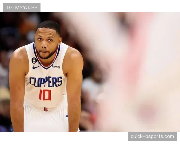 戈登无球跑动拉开空间，3D属性成火箭外线关键支点