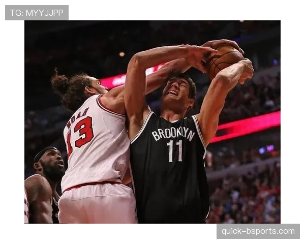 布朗通过挡拆吸引对手内线，比上季得分更高效