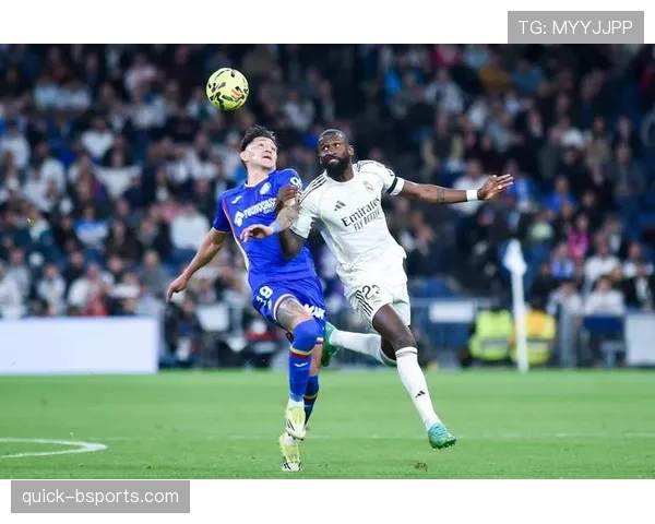 皇马强强对话暴露短板，近期问题显现对赛季走势形成制约